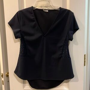 Pretty navy top